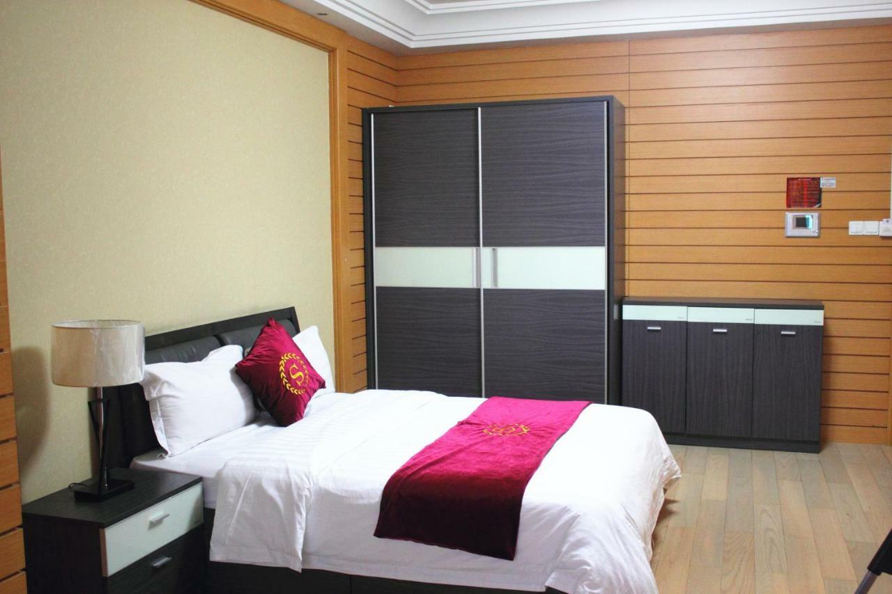 She & He Service Apartment Huifeng Гуанчжоу Экстерьер фото